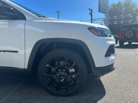 More photos of 2026 Jeep Compass Latitude Altitude at Farris Jeep - Morristown, TN