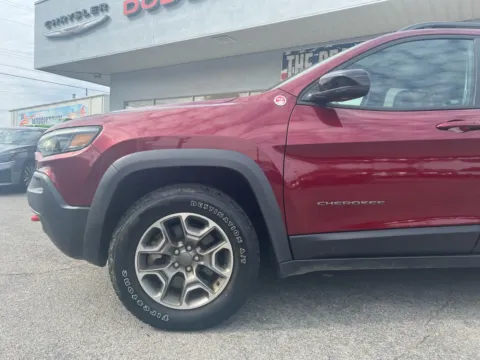 Photos of 2022 Jeep Cherokee Trailhawk for sale in Morristown, TN at Farris Jeep - Morristown