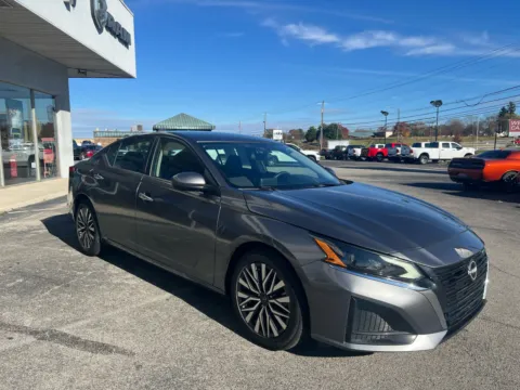 More photos of 2023 Nissan Altima 2.5 SV at Farris Jeep - Morristown, TN