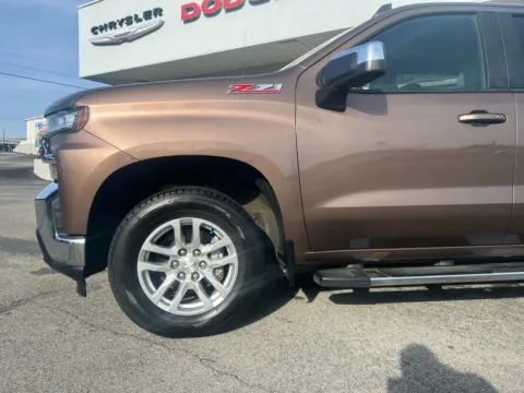 Photos of 2019 Chevrolet Silverado 1500 LT for sale in Morristown, TN at Farris Jeep - Morristown