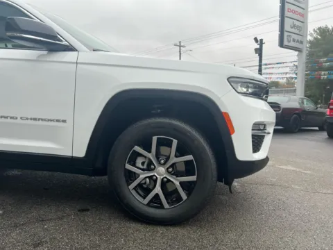 More photos of 2025 Jeep Grand Cherokee Limited at Farris Jeep - Morristown, TN