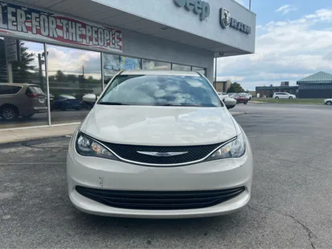 Photos of 2017 Chrysler Pacifica LX for sale in Morristown, TN at Farris Jeep - Morristown