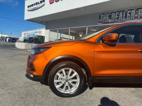 Photos of 2022 Nissan Rogue Sport SV for sale in Morristown, TN at Farris Jeep - Morristown