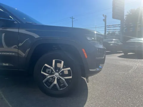 More photos of 2025 Jeep Grand Cherokee L Limited at Farris Jeep - Morristown, TN