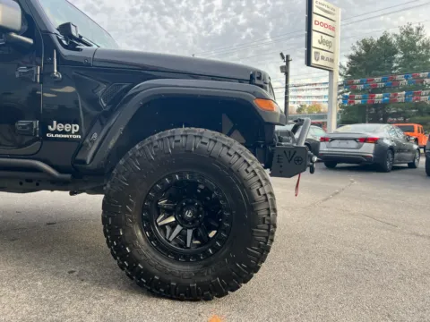 More photos of 2020 Jeep Gladiator Overland at Farris Jeep - Morristown, TN