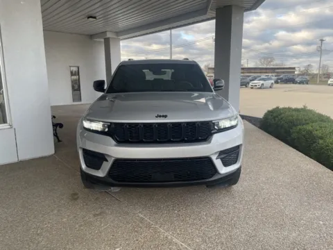 More photos of 2024 Jeep Grand Cherokee Altitude X at California Chrysler Dodge Jeep Ram, MO