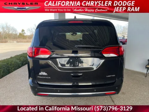 More photos of 2017 Chrysler Pacifica Limited at California Chrysler Dodge Jeep Ram, MO