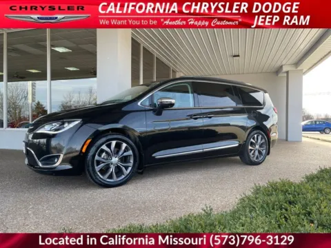 More photos of 2017 Chrysler Pacifica Limited at California Chrysler Dodge Jeep Ram, MO