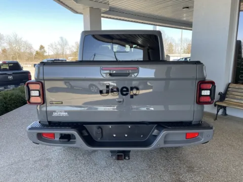 More photos of 2022 Jeep Gladiator High Altitude at California Chrysler Dodge Jeep Ram, MO