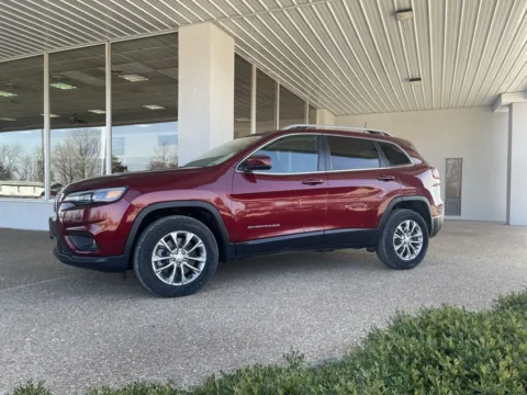 More photos of 2021 Jeep Cherokee Latitude Lux at California Chrysler Dodge Jeep Ram, MO