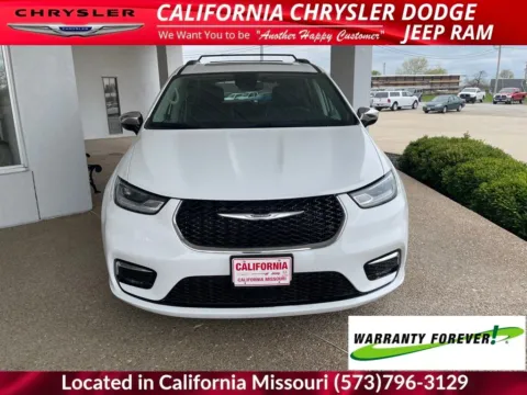 Photos of 2023 Chrysler Pacifica Limited for sale in California, MO at California Chrysler Dodge Jeep Ram