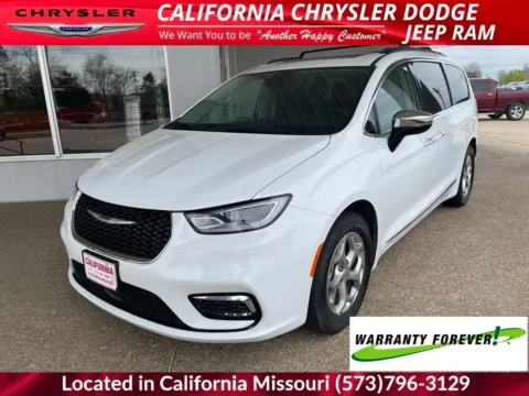 White 2023 Chrysler Pacifica Limited for sale in California, MO