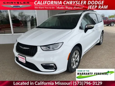 White 2023 Chrysler Pacifica Limited for sale in California, MO
