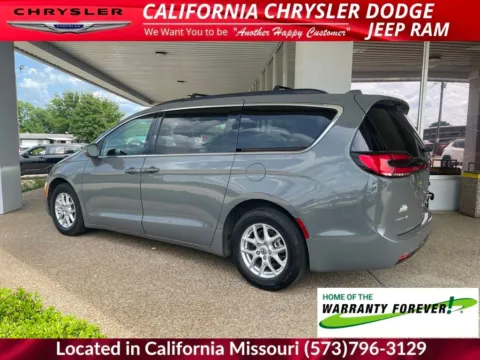 More photos of 2022 Chrysler Pacifica Touring L at California Chrysler Dodge Jeep Ram, MO