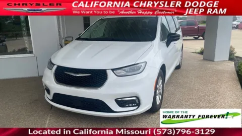 White 2024 Chrysler Pacifica Touring L for sale in California, MO