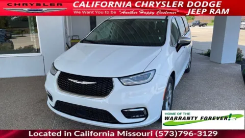 White 2023 Chrysler Pacifica Limited for sale in California, MO