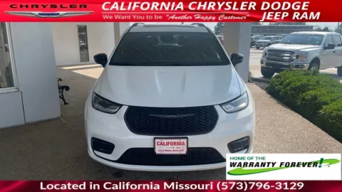 Photos of 2026 Chrysler Pacifica Limited for sale in California, MO at California Chrysler Dodge Jeep Ram