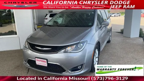 Silver 2020 Chrysler Pacifica Touring L for sale in California, MO