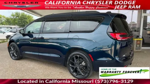 More photos of 2023 Chrysler Pacifica Limited at California Chrysler Dodge Jeep Ram, MO