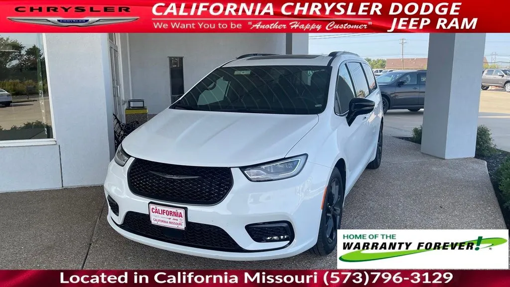 White 2025 Chrysler Pacifica Limited for sale in California, MO