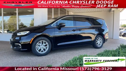 More photos of 2025 Chrysler Pacifica Select at California Chrysler Dodge Jeep Ram, MO