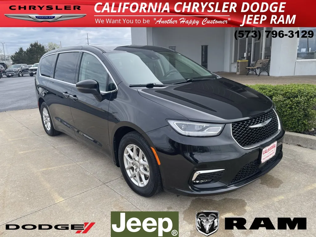 2023 Chrysler Pacifica Touring L for sale in California, MO