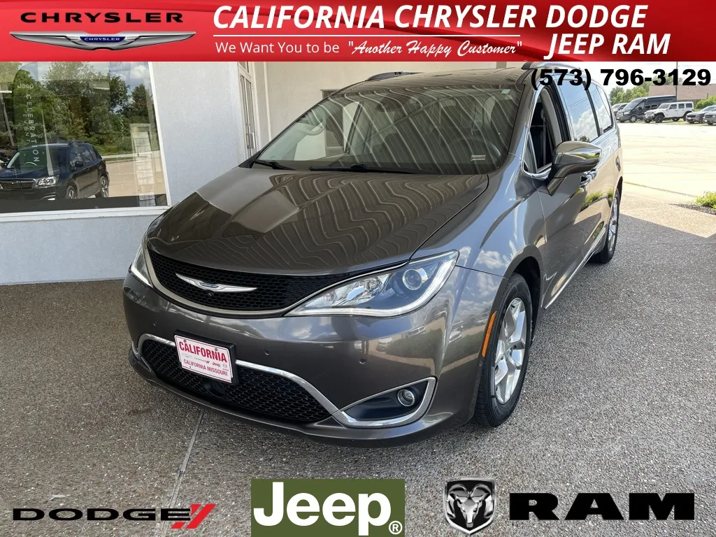 Gray 2018 Chrysler Pacifica Limited for sale in California, MO