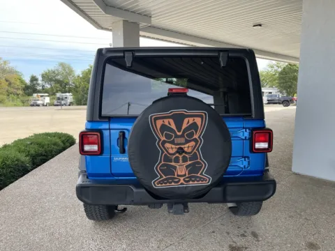 More photos of 2021 Jeep Wrangler Unlimited Islander at California Chrysler Dodge Jeep Ram, MO