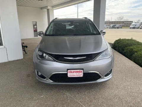 Photos of 2019 Chrysler Pacifica Limited for sale in California, MO at California Chrysler Dodge Jeep Ram