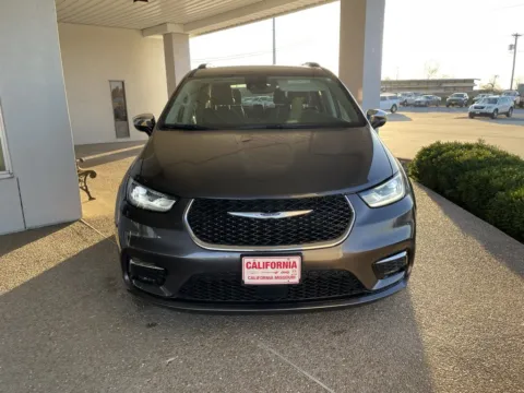 Another view of 2023 Chrysler Pacifica Limited for sale in California, MO at California Chrysler Dodge Jeep Ram