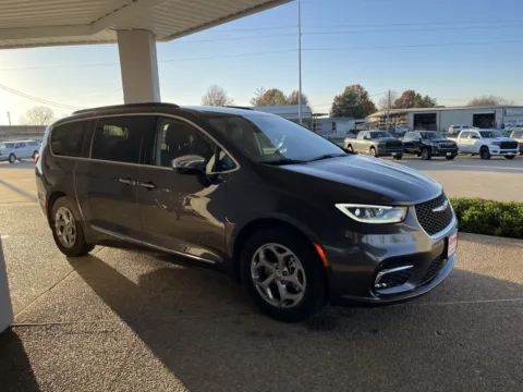 More photos of 2023 Chrysler Pacifica Limited at California Chrysler Dodge Jeep Ram, MO