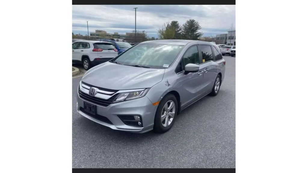 2019 Honda Odyssey EX-L w/Navigation & RES Minivan 4D