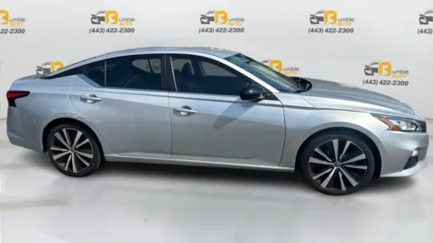 More photos of 2022 Nissan Altima 2.5 SR Sedan 4D at Bumble Auto - Ellicott City, MD