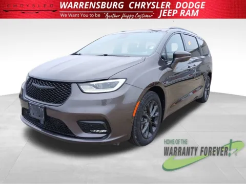 More photos of 2021 Chrysler Pacifica Touring L at Warrensburg Chrysler Dodge Jeep Ram Fiat, MO