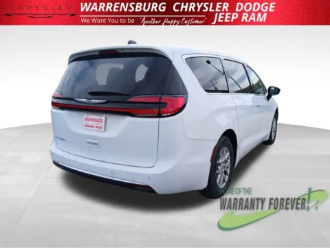 Another view of 2025 Chrysler Pacifica Select for sale in Warrensburg, MO at Warrensburg Chrysler Dodge Jeep Ram Fiat