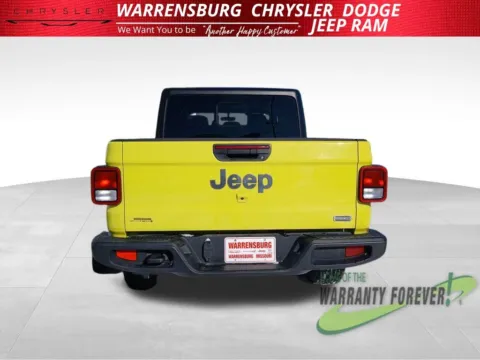 More photos of 2023 Jeep Gladiator Overland at Warrensburg Chrysler Dodge Jeep Ram Fiat, MO
