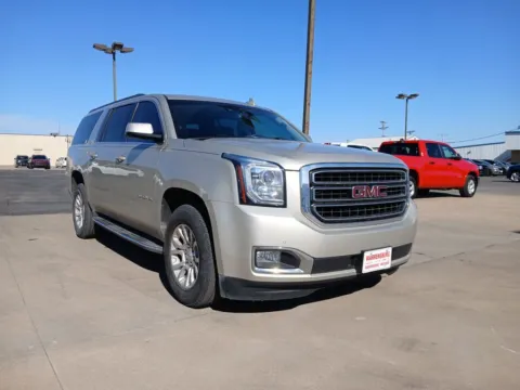 Silver 2017 GMC Yukon XL SLT for sale in Warrensburg, MO