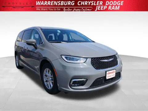 Gray 2023 Chrysler Pacifica Touring L for sale in Warrensburg, MO