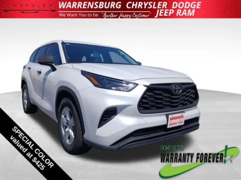 Unknown 2023 Toyota Highlander L for sale in Warrensburg, MO
