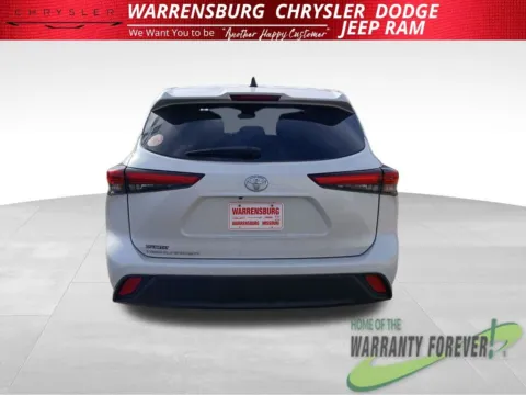 More photos of 2023 Toyota Highlander L at Warrensburg Chrysler Dodge Jeep Ram Fiat, MO
