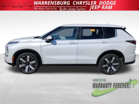 More photos of 2025 Mitsubishi Outlander SE at Warrensburg Chrysler Dodge Jeep Ram Fiat, MO