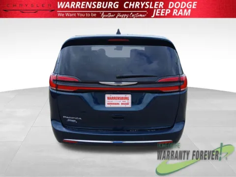 More photos of 2023 Chrysler Pacifica Touring L at Warrensburg Chrysler Dodge Jeep Ram Fiat, MO
