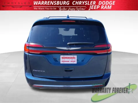 More photos of 2022 Chrysler Pacifica Touring L at Warrensburg Chrysler Dodge Jeep Ram Fiat, MO