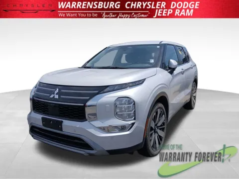 More photos of 2025 Mitsubishi Outlander SE at Warrensburg Chrysler Dodge Jeep Ram Fiat, MO