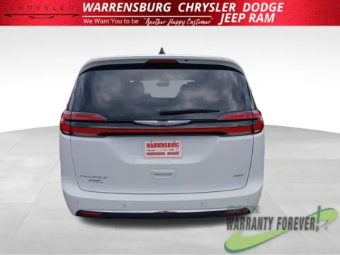 More photos of 2023 Chrysler Pacifica Touring L at Warrensburg Chrysler Dodge Jeep Ram Fiat, MO