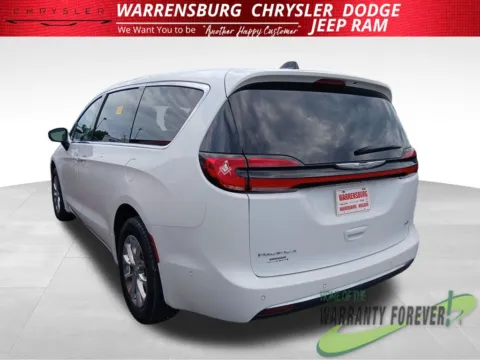 More photos of 2023 Chrysler Pacifica Touring L at Warrensburg Chrysler Dodge Jeep Ram Fiat, MO