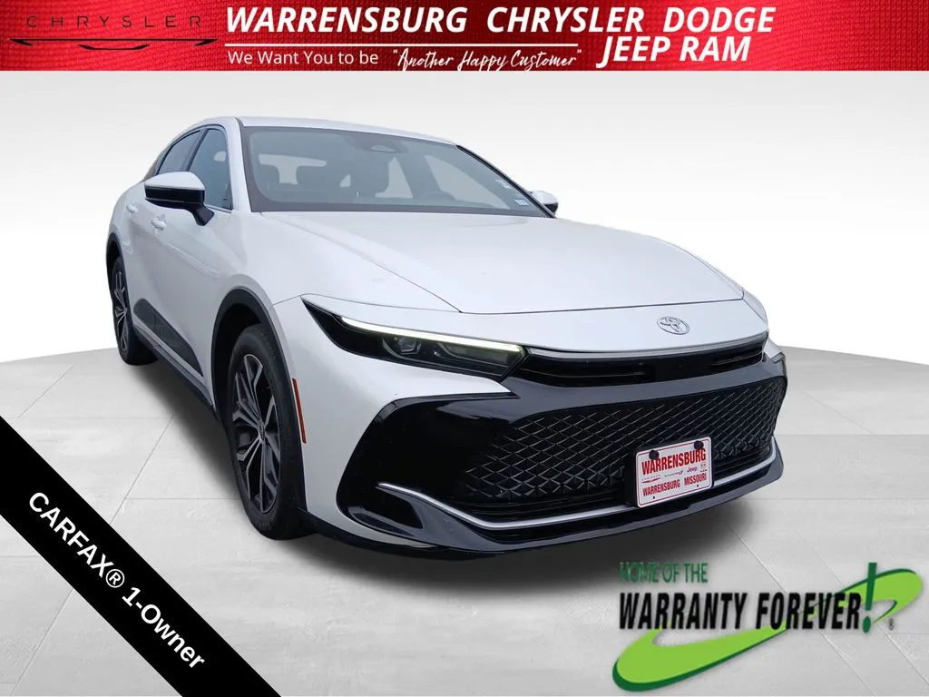 White 2024 Toyota Crown XLE for sale in Warrensburg, MO
