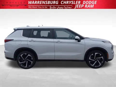 Photos of 2023 Mitsubishi Outlander SE for sale in Warrensburg, MO at Warrensburg Chrysler Dodge Jeep Ram Fiat