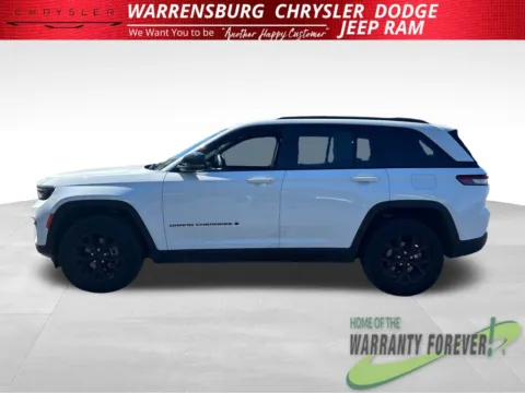 More photos of 2025 Jeep Grand Cherokee Altitude at Warrensburg Chrysler Dodge Jeep Ram Fiat, MO