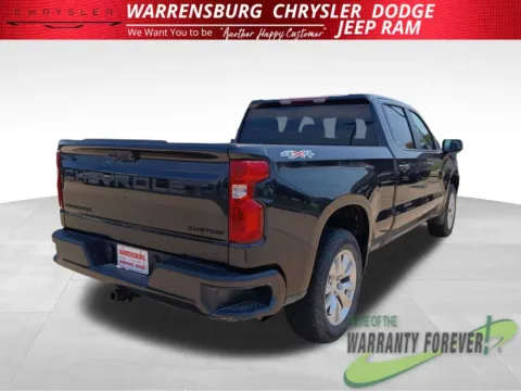More photos of 2023 Chevrolet Silverado 1500 Custom at Warrensburg Chrysler Dodge Jeep Ram Fiat, MO